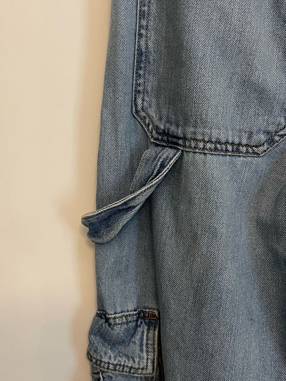Wild Fable Light Wash Mid Rise Baggy Wide Leg Cargo Jeans size 00 - Picture 5 of 10
